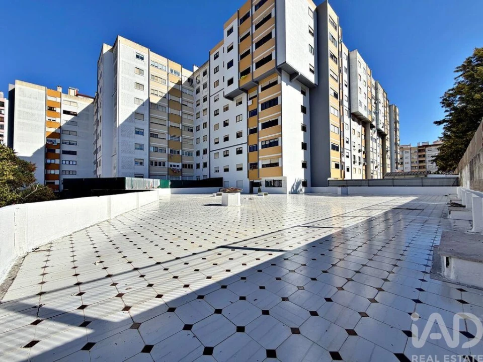 Apartamento T2 para Venda em Massamá e Monte Abraão Foto 1