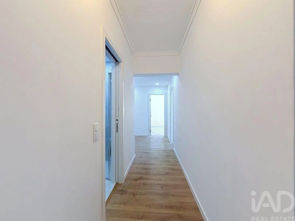 Apartamento T2 para Venda em Massamá e Monte Abraão Foto 19