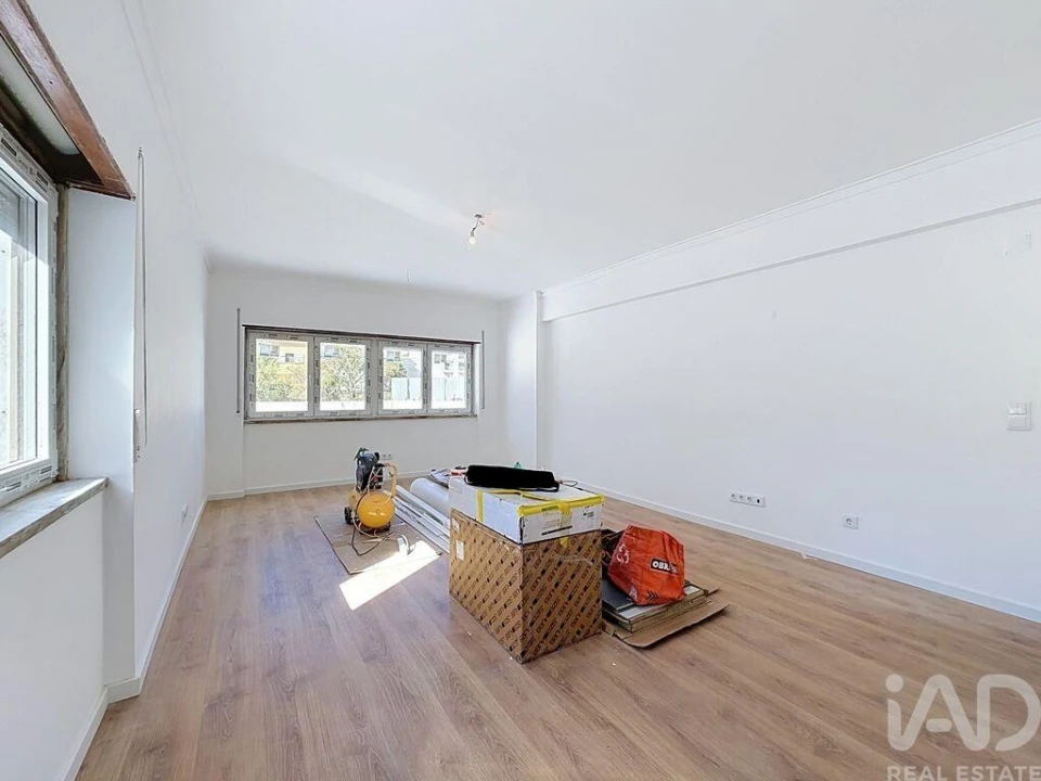Apartamento T2 para Venda em Massamá e Monte Abraão Foto 3
