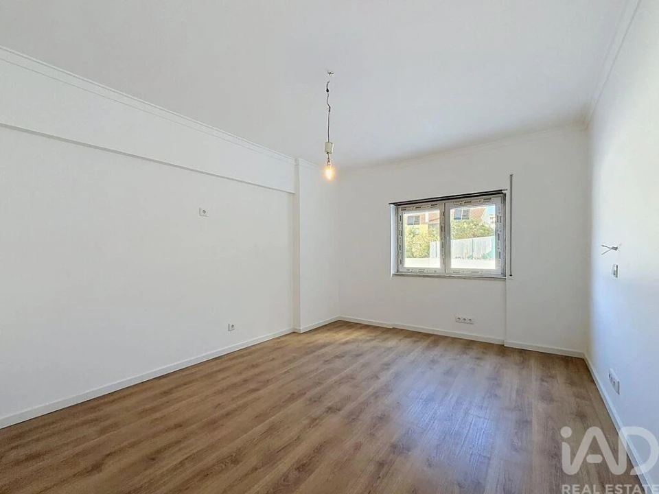 Apartamento T2 para Venda em Massamá e Monte Abraão Foto 14