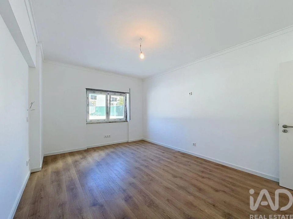 Apartamento T2 para Venda em Massamá e Monte Abraão Foto 22