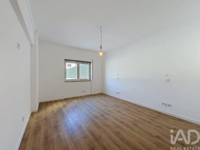 Apartamento T2 para Venda em Massamá e Monte Abraão Foto 12