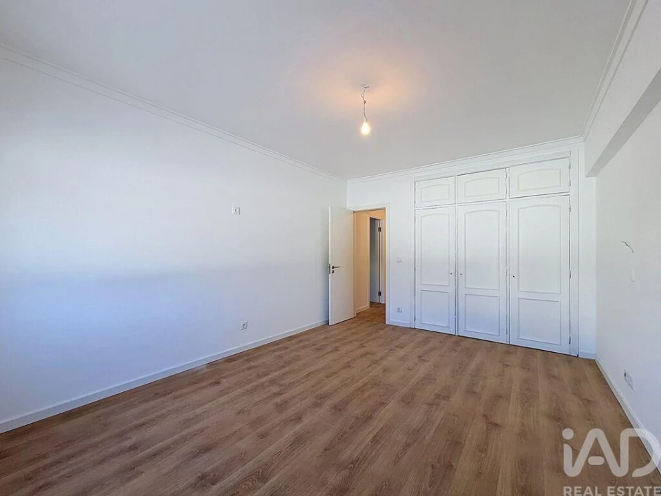 Apartamento T2 para Venda em Massamá e Monte Abraão Foto 21