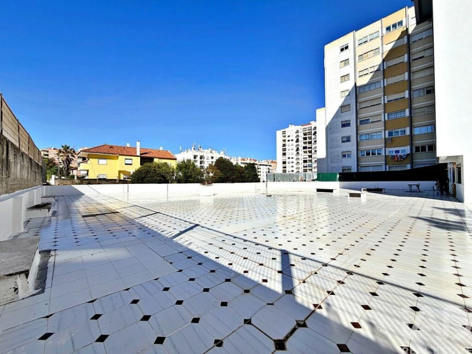 Apartamento T2 para Venda em Massamá e Monte Abraão Foto 32