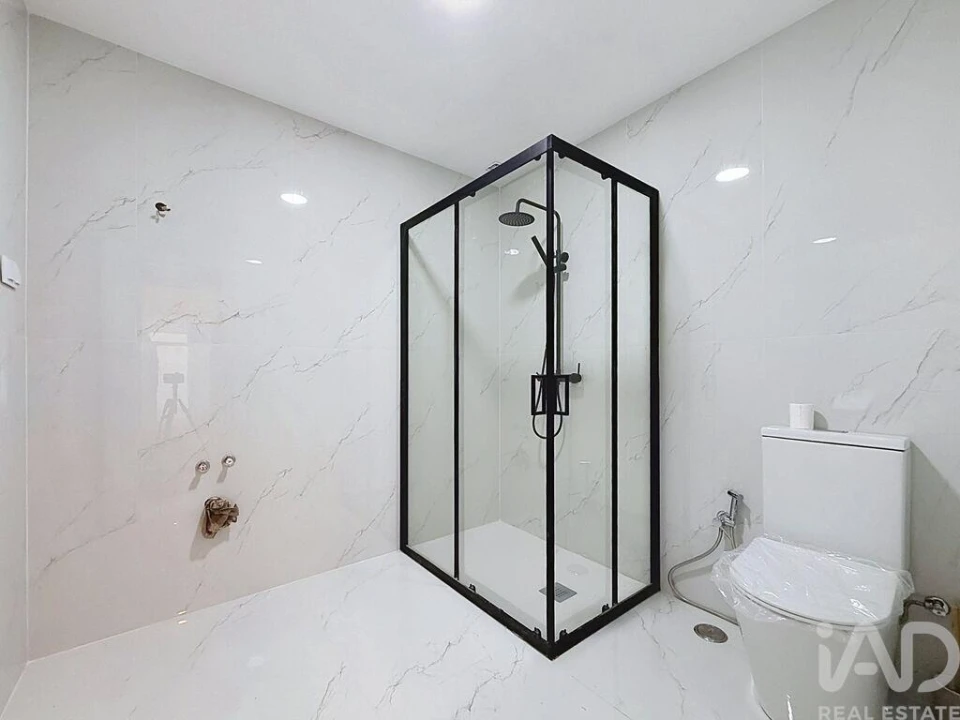Apartamento T2 para Venda em Massamá e Monte Abraão Foto 18