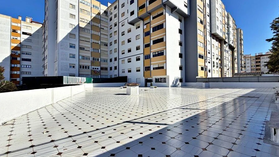 Apartamento T2 para Venda em Massamá e Monte Abraão
