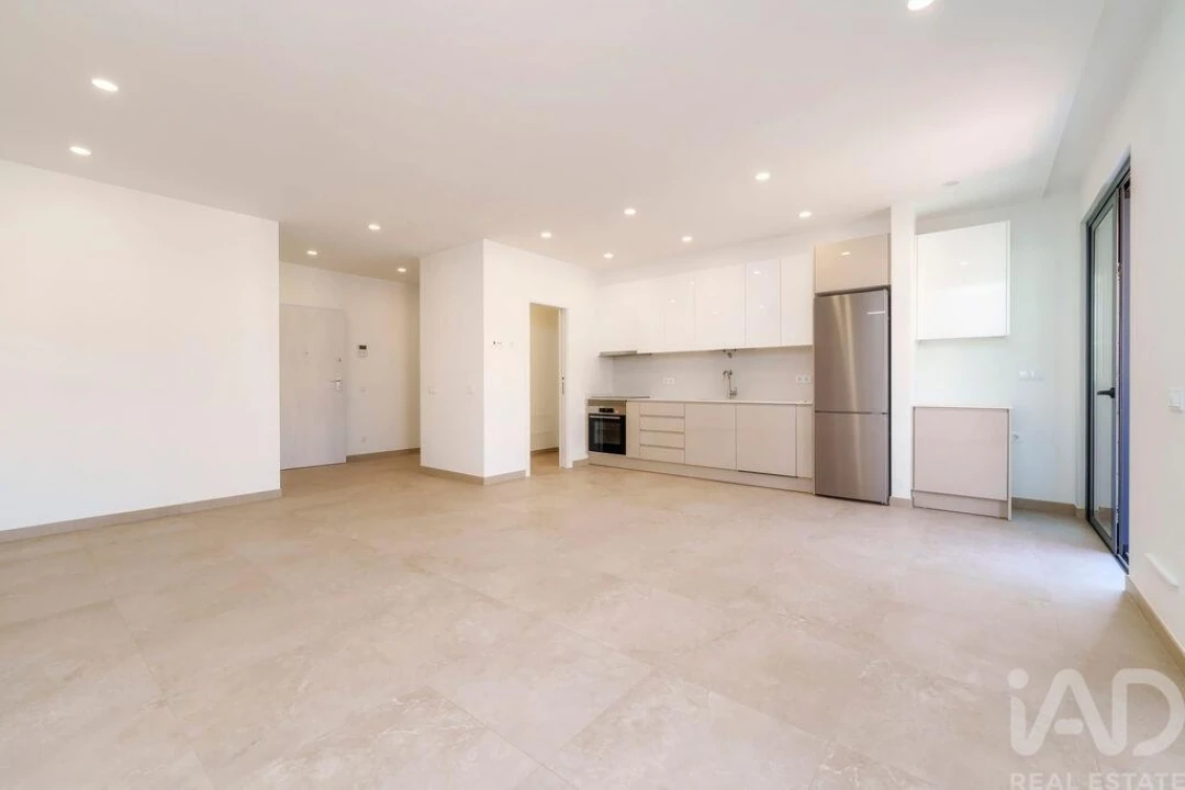 Apartamento T1 para Venda em Quarteira Foto 4
