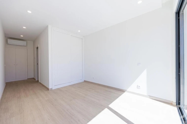 Apartamento T1 para Venda em Quarteira Foto 7