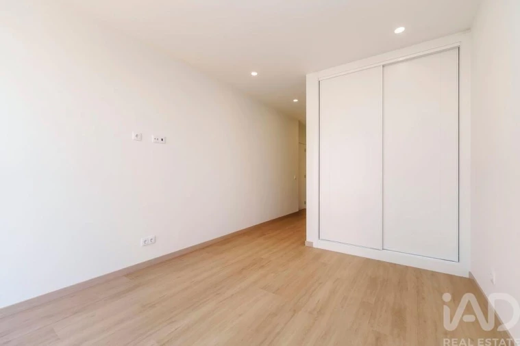 Apartamento T1 para Venda em Quarteira Foto 8