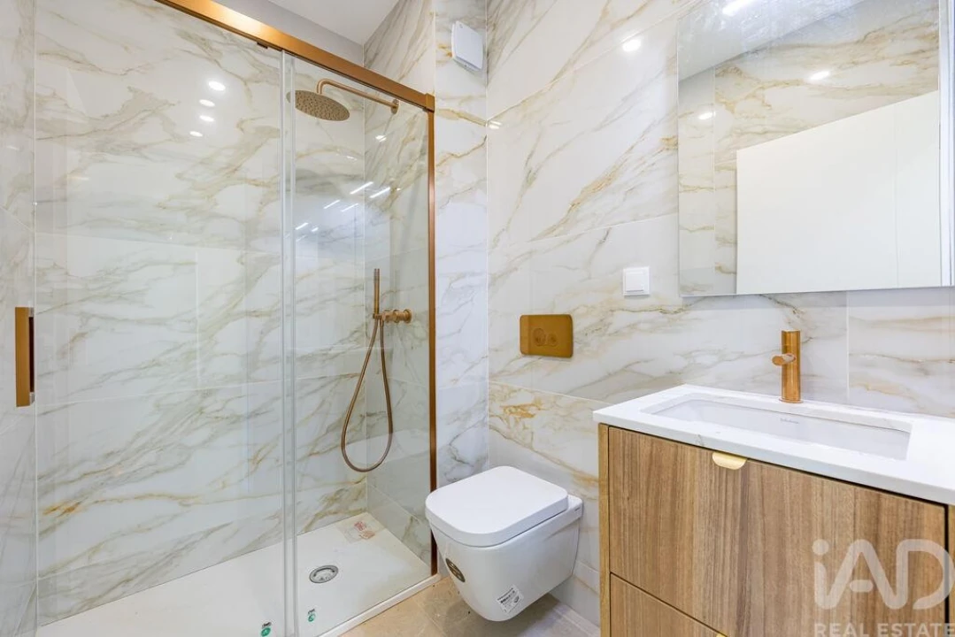 Apartamento T1 para Venda em Quarteira Foto 5