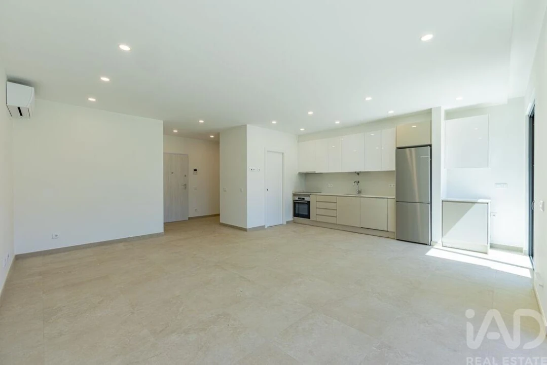 Apartamento T1 para Venda em Quarteira Foto 2