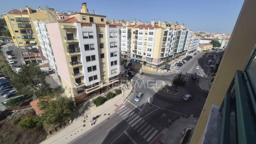 Apartamento T3 para Venda em Massamá e Monte Abraão Foto 17