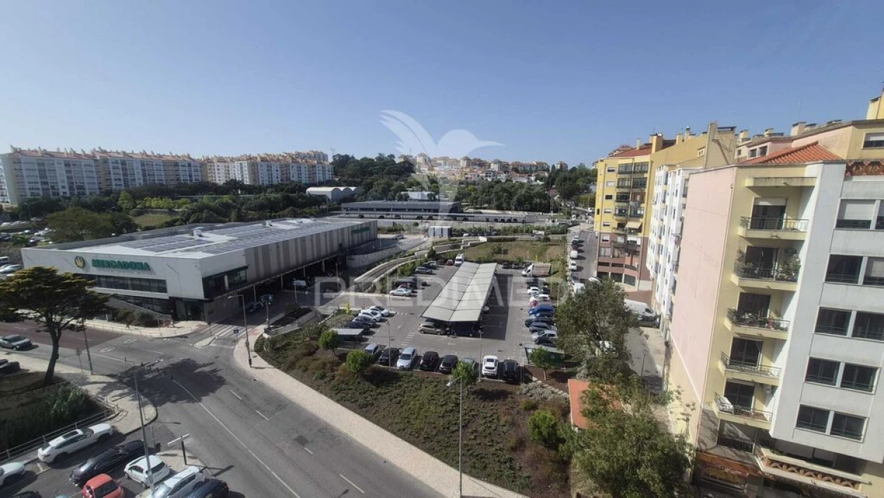 Apartamento T3 para Venda em Massamá e Monte Abraão Foto 16