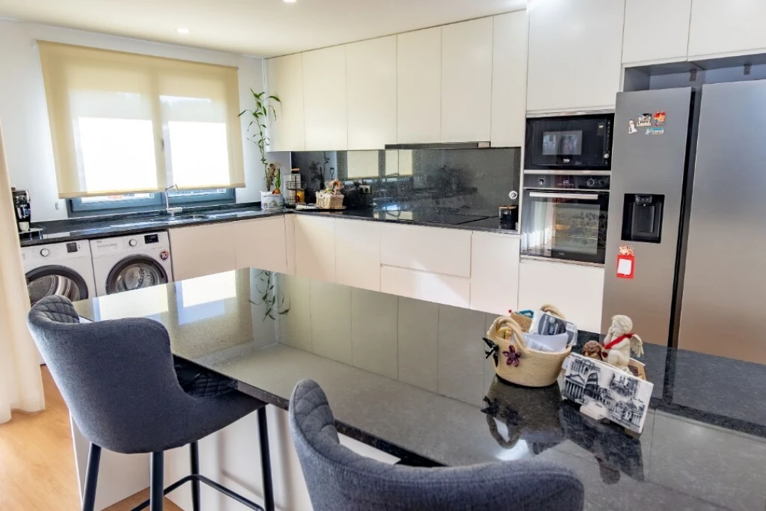 Apartamento T3 para Venda em Lago Foto 4
