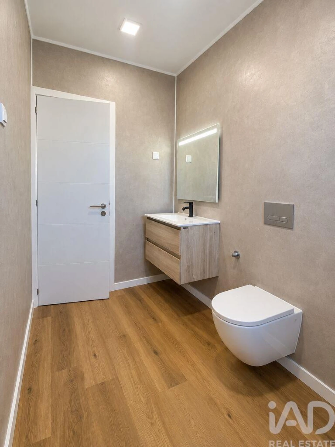Apartamento T3 para Venda em Almada, Cova da Piedade, Pragal e Cacilhas Foto 4