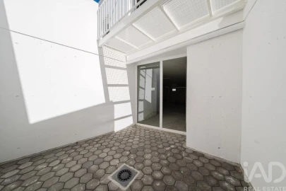 Moradia T4 para Venda em Santa Maria, São Pedro e Sobral da Lagoa