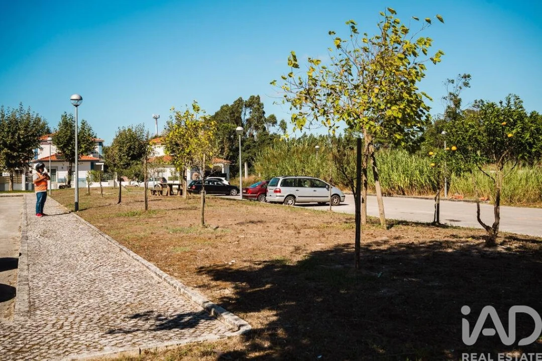 Moradia T4 para Venda em Santa Maria, São Pedro e Sobral da Lagoa Foto 4