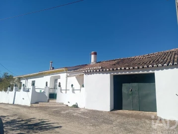 Quinta T4 para Venda em São Barnabe
