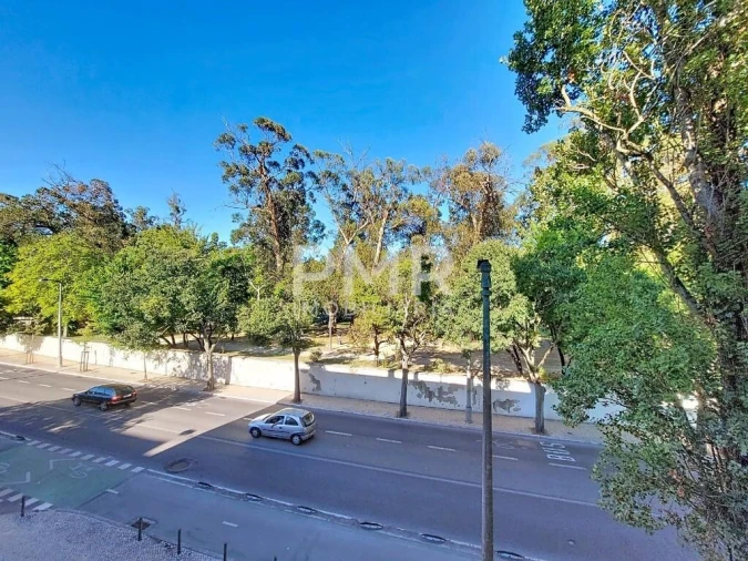 Apartamento T2 para Arrendamento em Lumiar Foto 10
