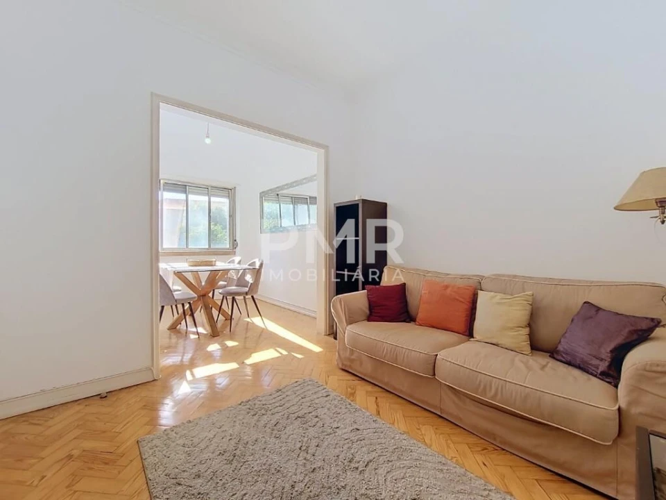 Apartamento T2 para Arrendamento em Lumiar Foto 1