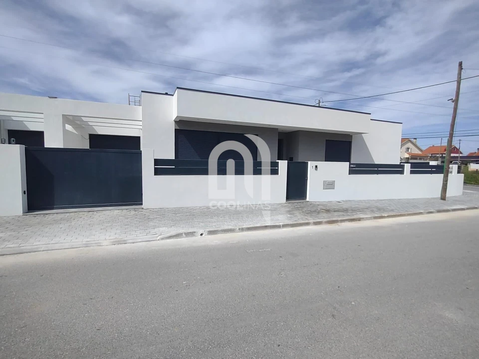 Moradia T3 para Venda em Fernao Ferro Foto 1