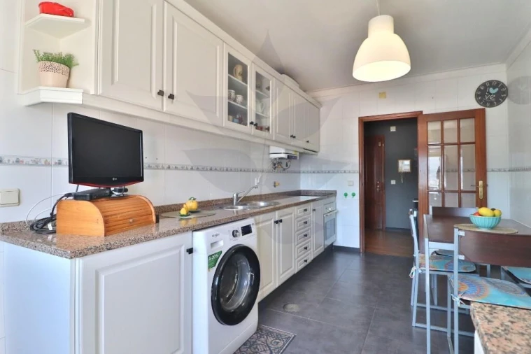 Apartamento T2 para Venda em Gualtar Foto 5