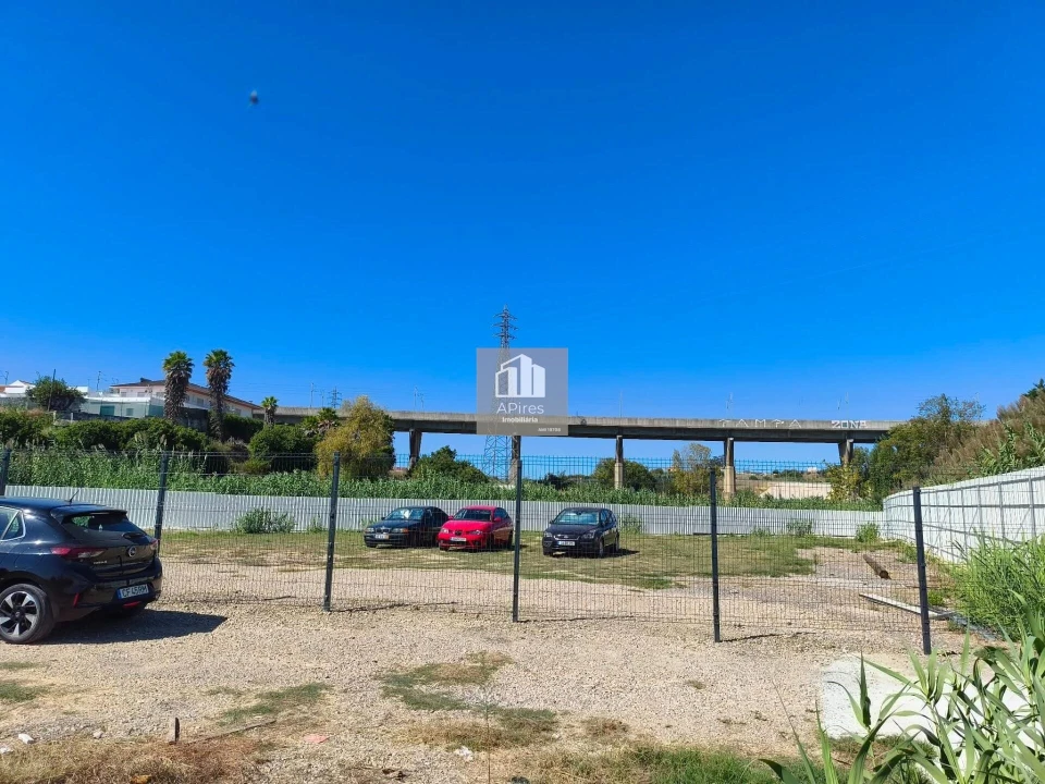 Terreno para Venda em Charneca de Caparica e Sobreda Foto 13