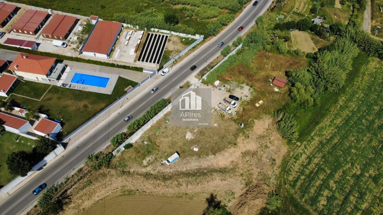 Terreno para Venda em Charneca de Caparica e Sobreda Foto 3