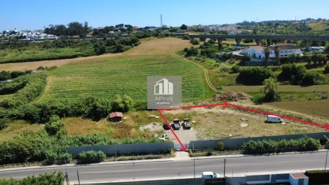 Terreno para Venda em Charneca de Caparica e Sobreda