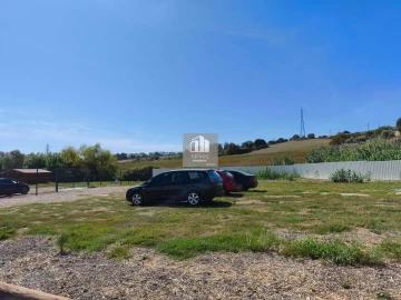 Terreno para Venda em Charneca de Caparica e Sobreda