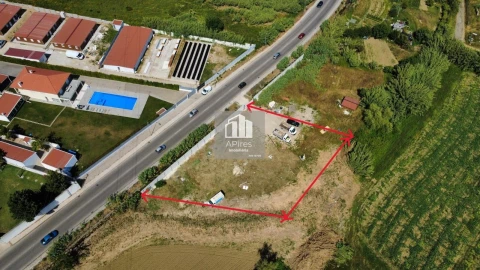 Terreno para Venda em Charneca de Caparica e Sobreda