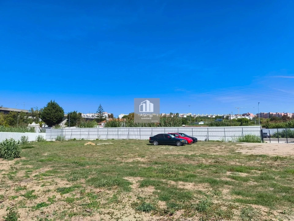Terreno para Venda em Charneca de Caparica e Sobreda Foto 5