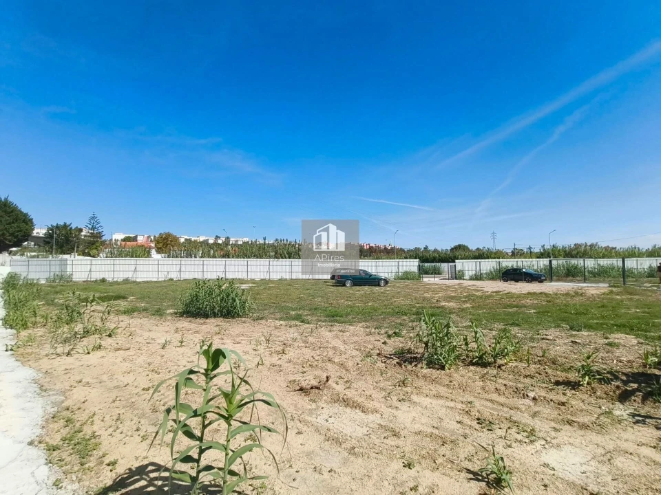 Terreno para Venda em Charneca de Caparica e Sobreda Foto 10