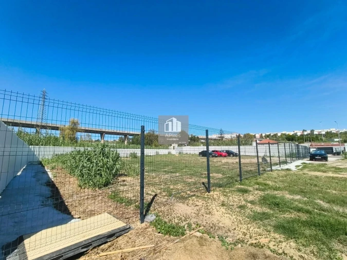 Terreno para Venda em Charneca de Caparica e Sobreda Foto 25