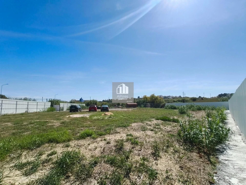 Terreno para Venda em Charneca de Caparica e Sobreda Foto 9