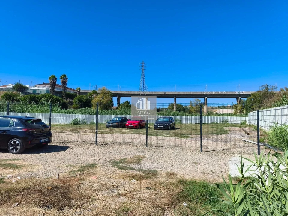 Terreno para Venda em Charneca de Caparica e Sobreda Foto 24