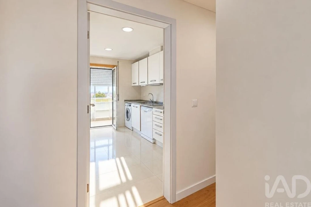 Apartamento T3 para Venda em São Domingos de Rana Foto 17