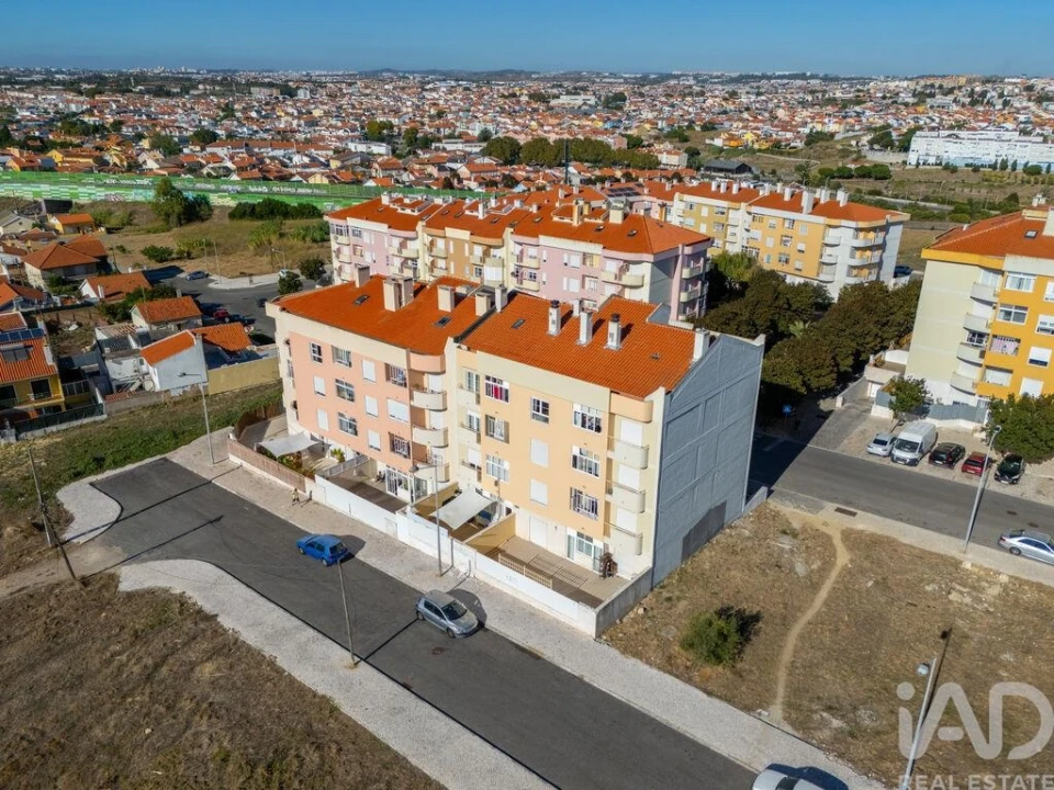 Apartamento T3 para Venda em São Domingos de Rana Foto 31