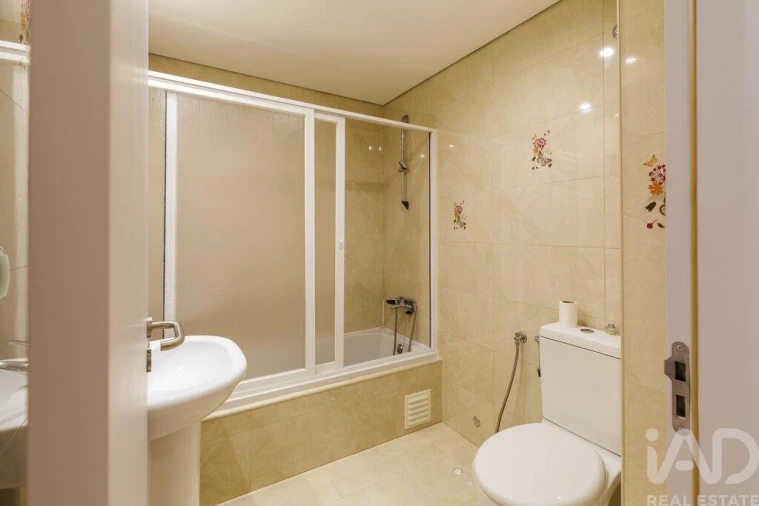 Apartamento T3 para Venda em São Domingos de Rana Foto 23
