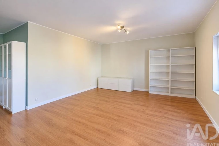 Apartamento T3 para Venda em São Domingos de Rana Foto 2