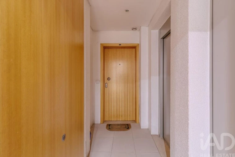 Apartamento T3 para Venda em São Domingos de Rana Foto 26