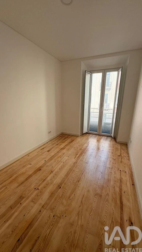 Apartamento T1 para Arrendamento em Campo de Ourique