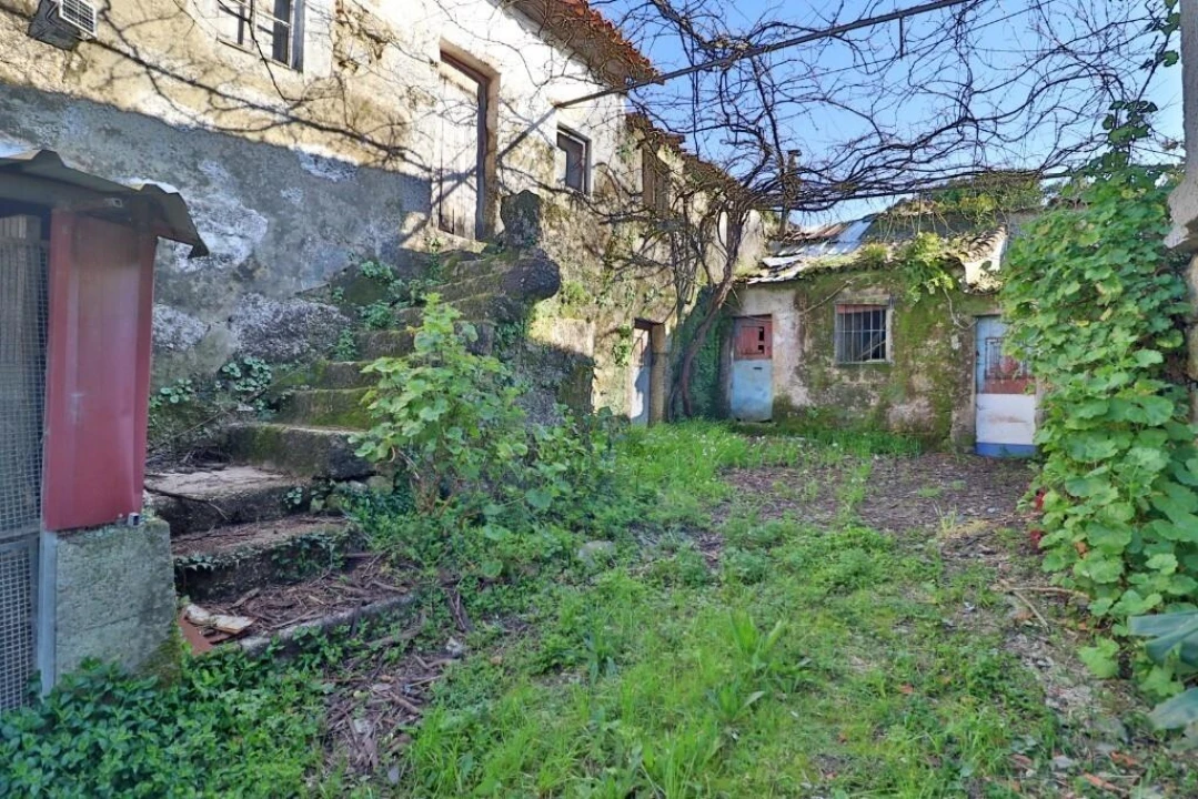 Moradia T3 para Venda em Esporões Foto 2