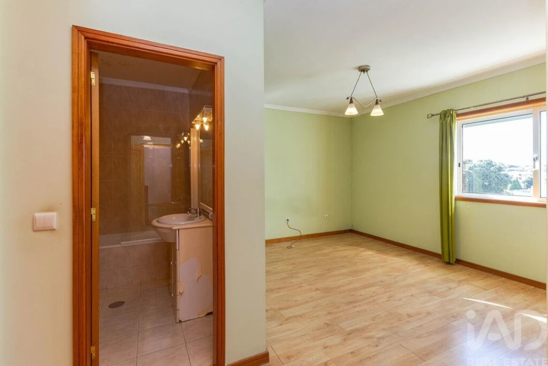 Apartamento T4 para Venda em Canelas Foto 17