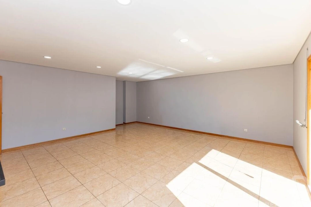 Apartamento T4 para Venda em Canelas Foto 8