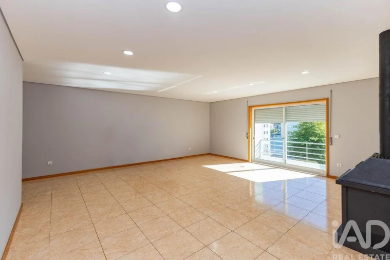 Apartamento T4 para Venda em Canelas Foto 6
