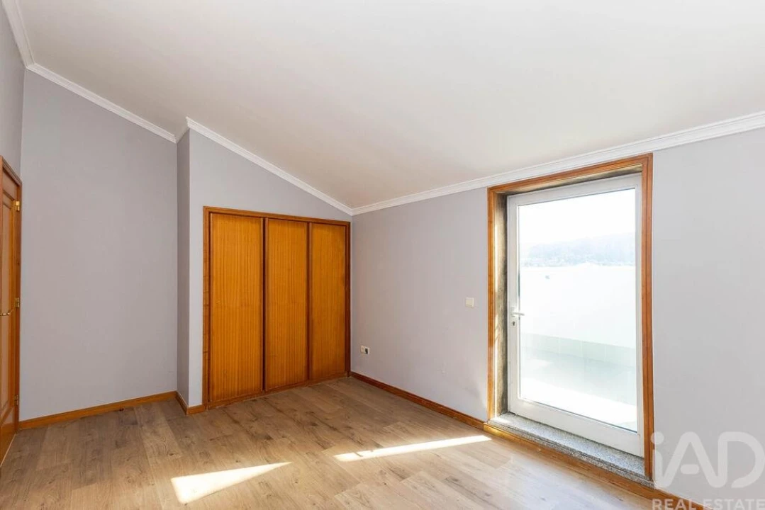 Apartamento T4 para Venda em Canelas Foto 23