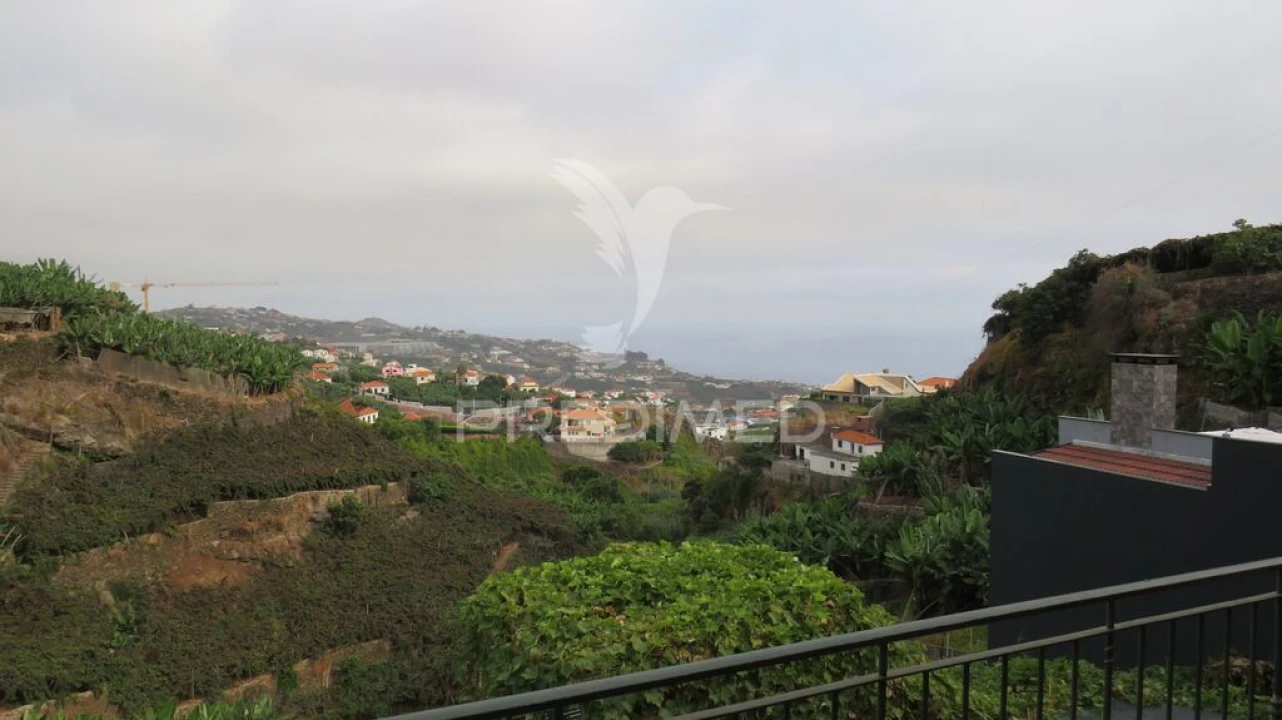 Moradia T3 para Venda em Camara de Lobos Foto 3