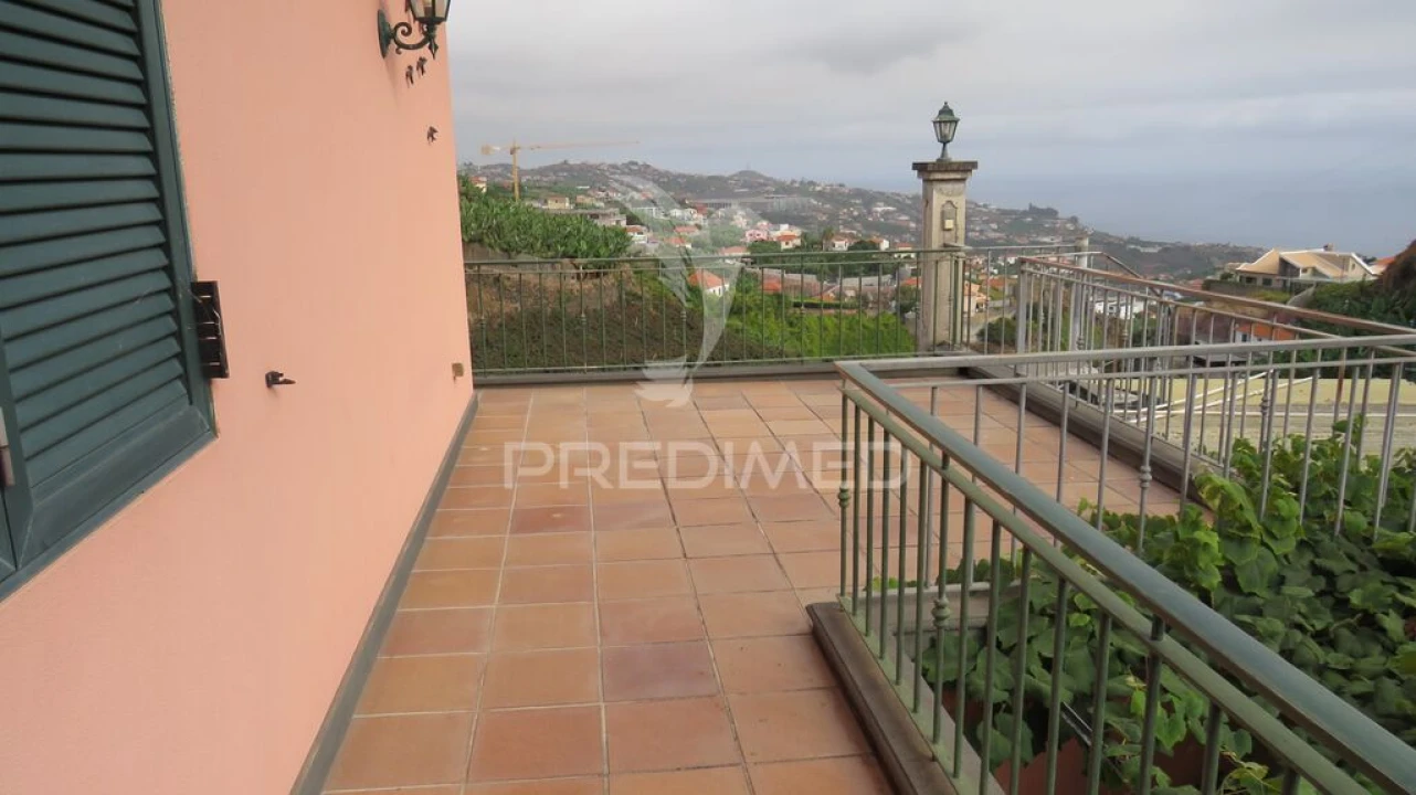 Moradia T3 para Venda em Camara de Lobos Foto 11