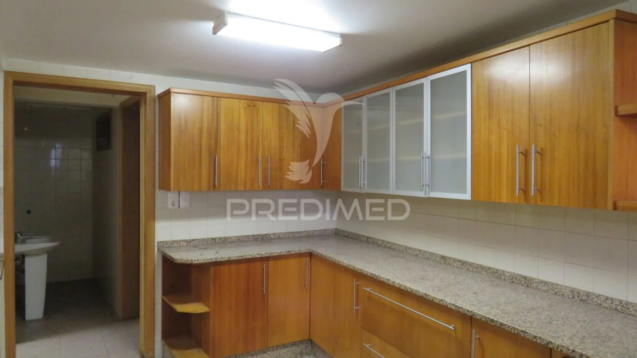Moradia T3 para Venda em Camara de Lobos Foto 18